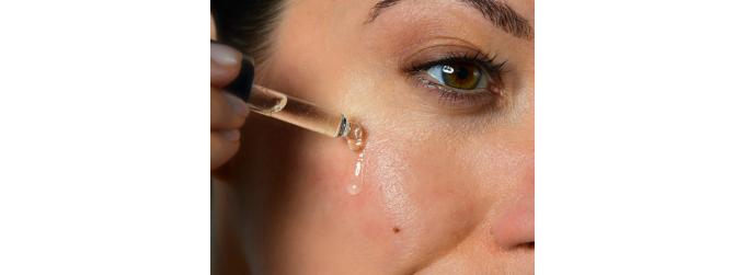 What Happens to Your Skin During Perimenopause? Signs, Causes &amp; Skincare Tips